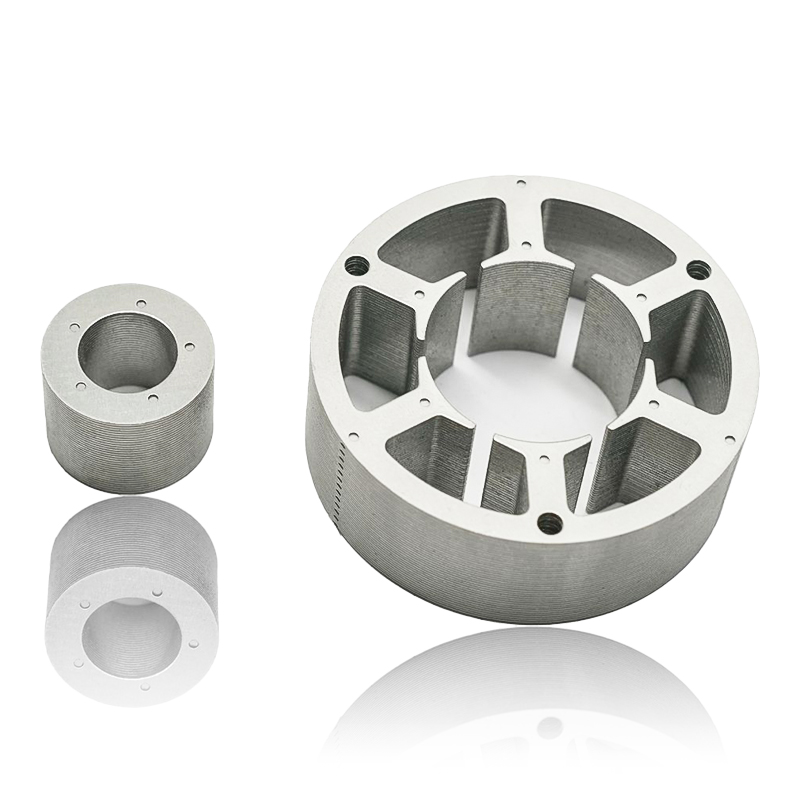 ウォーターポンプモーターのステーターとローターコアは、液体または空冷ハウジングなどの冷却システムとどのように相互作用して、集中的な運転中に最適な温度バランスを維持しますか?