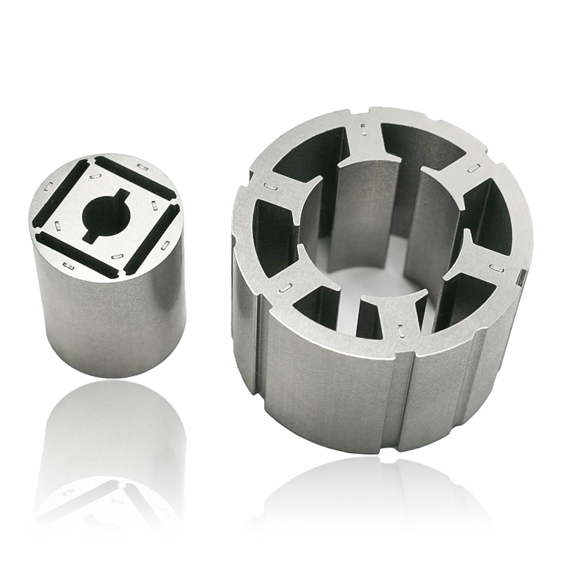 自動車モーターのステーターコアとローターコアの積層厚さは、渦電流損失と熱性能にどのような影響を与えますか?